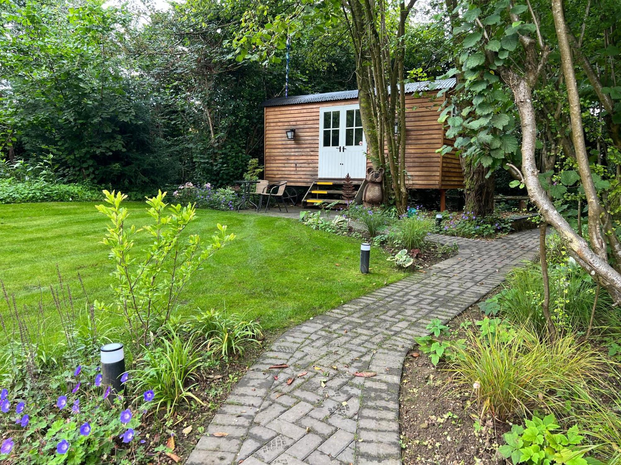 Tranquil Spot Shepherds Hut Cinderford Extérieur photo